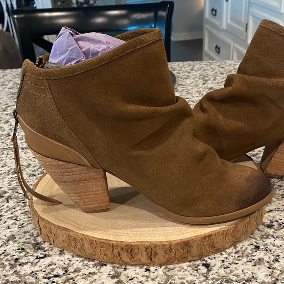 Naughty Monkey Leather Ankle Boots NWOT - Picture 5 of 9